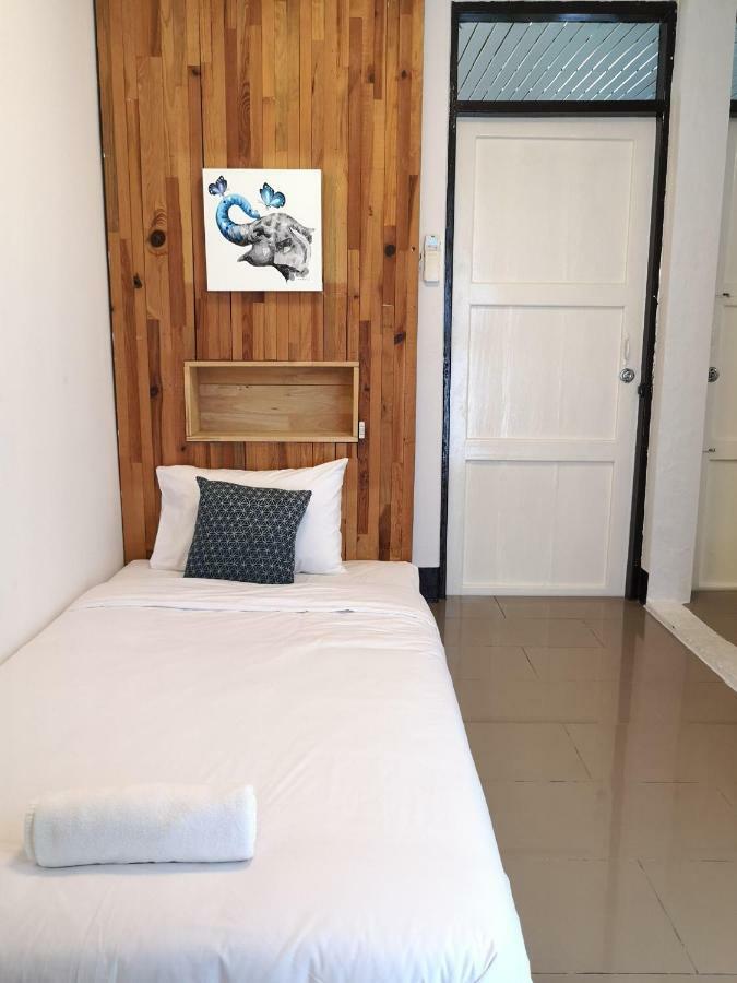 Bed and Breakfast Cozy By Funwahn à Chiang Mai Extérieur photo