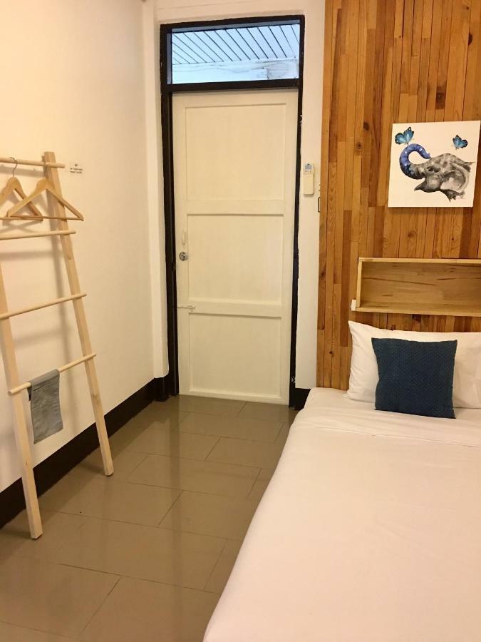 Bed and Breakfast Cozy By Funwahn à Chiang Mai Extérieur photo
